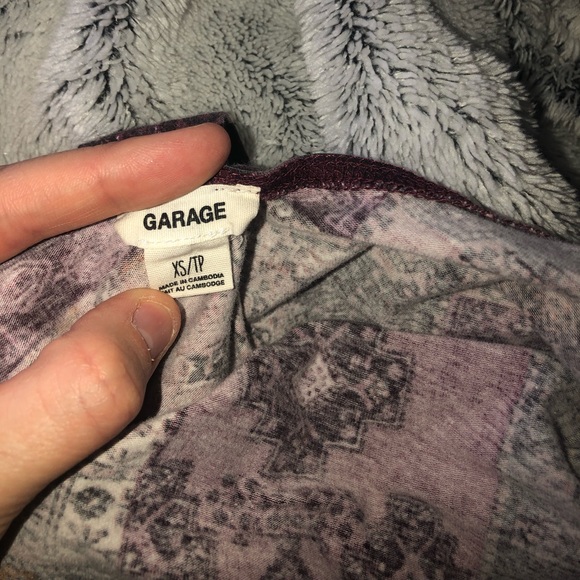 Maroon crop top - Picture 2 of 3